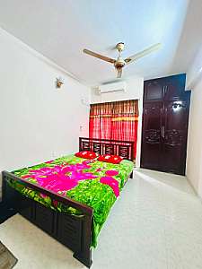 TO-LET BACHELOR SEAT